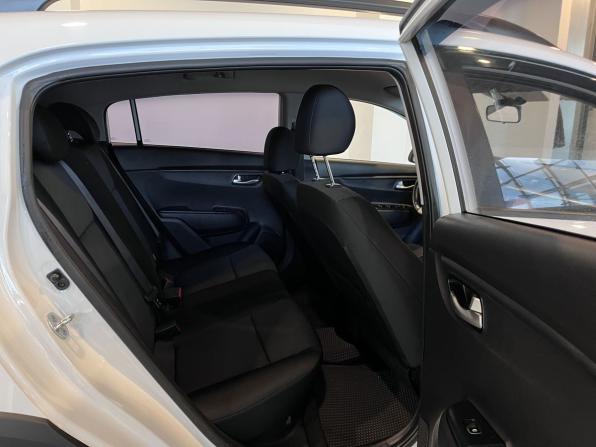 Kia Rio IV Рестайлинг с пробегом 2021 года, цена 2 050 000 рублей, 63078 км, хэтчбек, Автокод Объявления