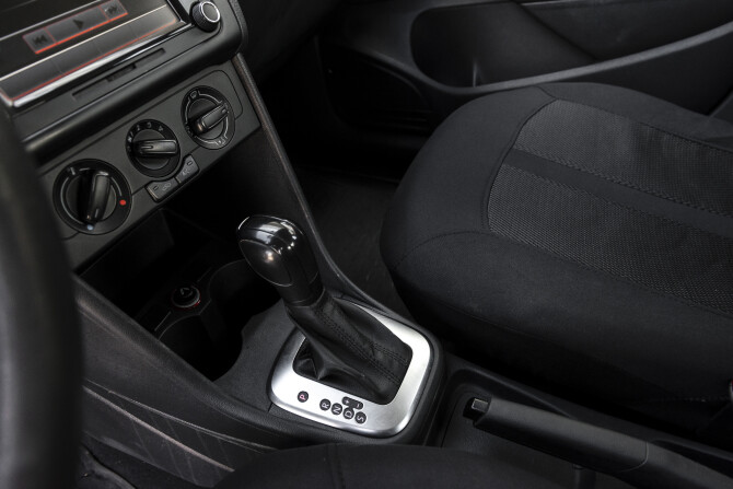Volkswagen Polo V Рестайлинг с пробегом 2016 года, цена 753 400 рублей, 261164 км, седан, Автокод Объявления