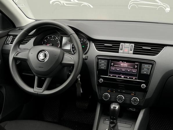 Skoda Octavia III (A7) Рестайлинг с пробегом 2018 года, цена 1 698 700 рублей, 97590 км, лифтбек, Автокод Объявления