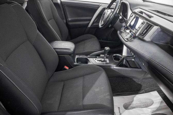 Toyota RAV4 IV (XA40) Рестайлинг с пробегом 2017 года, цена 2 699 000 рублей, 220000 км, внедорожник, Автокод Объявления