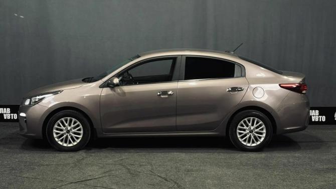 Kia Rio IV Рестайлинг с пробегом 2020 года, цена 1 680 000 рублей, 74100 км, седан, Автокод Объявления