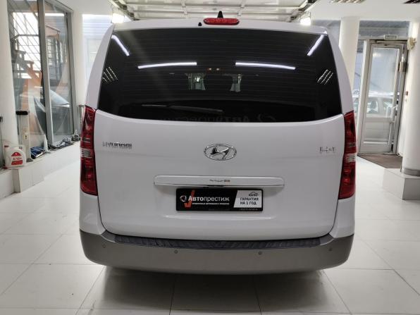 Hyundai H-1 II Рестайлинг 2 с пробегом 2019 года, цена 3 230 000 рублей, 68200 км, минивэн, Автокод Объявления