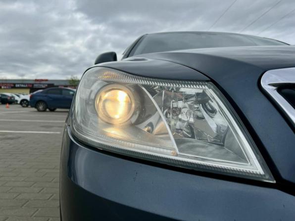 Skoda Octavia II (A5) Рестайлинг с пробегом 2011 года, цена 699 000 рублей, 218358 км, лифтбек, Автокод Объявления