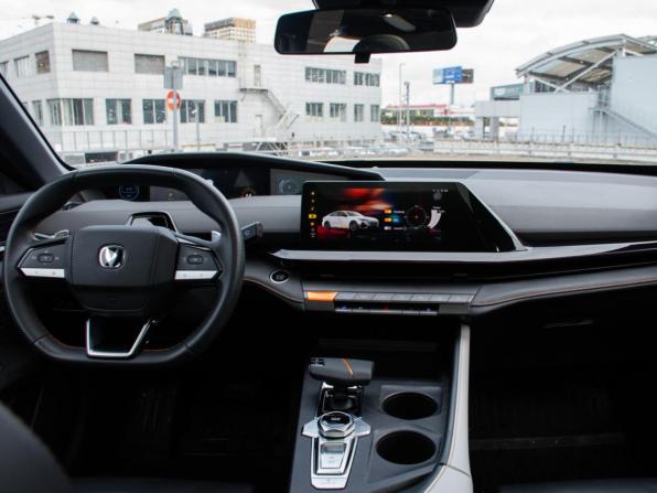 Changan UNI-V I с пробегом 2024 года, цена 2 379 000 рублей, 53913 км, лифтбек, Автокод Объявления