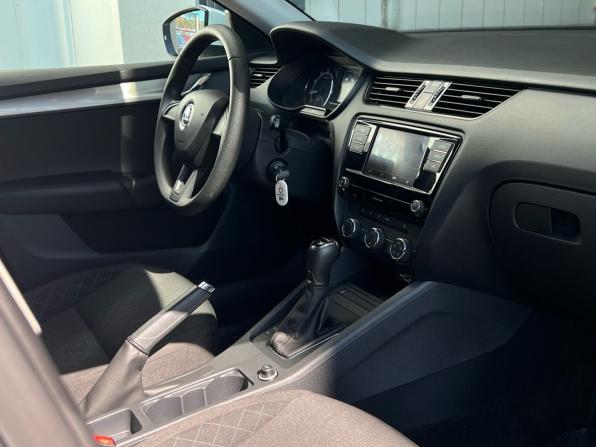 Skoda Octavia III (A7) Рестайлинг с пробегом 2018 года, цена 1 619 000 рублей, 81968 км, лифтбек, Автокод Объявления
