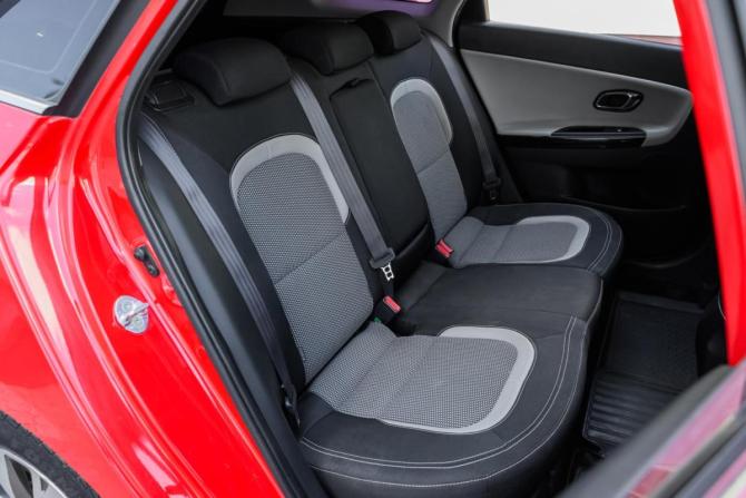 Kia Ceed II Рестайлинг с пробегом 2015 года, цена 1 030 000 рублей, 135000 км, универсал, Автокод Объявления