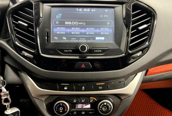 Lada (ВАЗ) Vesta I с пробегом 2018 года, цена 999 000 рублей, 151725 км, универсал, Автокод Объявления
