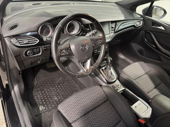 Opel Astra K с пробегом 2018 года, цена 1 299 800 рублей, 156000 км, универсал, Автокод Объявления