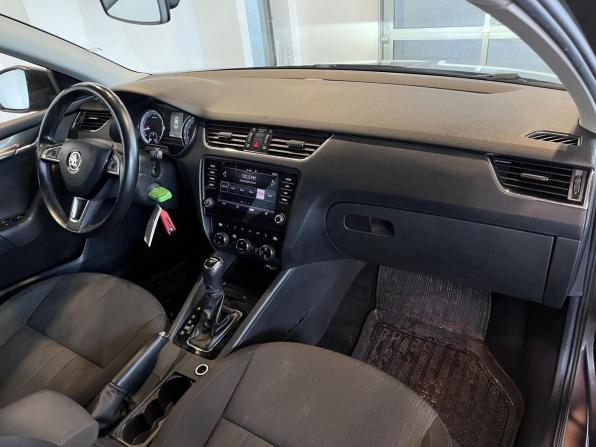 Skoda Octavia III (A7) Рестайлинг с пробегом 2018 года, цена 1 750 000 рублей, 121065 км, лифтбек, Автокод Объявления
