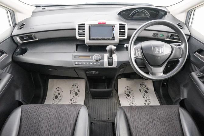 Honda Freed I Рестайлинг с пробегом 2014 года, цена 1 299 000 рублей, 92000 км, компактвэн, Автокод Объявления
