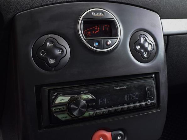 Renault Clio III с пробегом 2006 года, цена 399 995 рублей, 156393 км, хэтчбек, Автокод Объявления