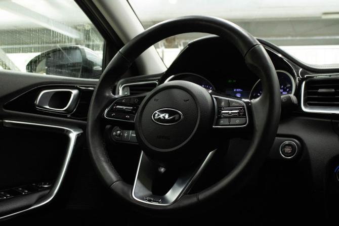Kia Ceed III с пробегом 2019 года, цена 1 749 000 рублей, 117061 км, универсал, Автокод Объявления