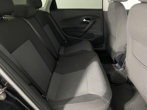 Volkswagen Polo V Рестайлинг с пробегом 2018 года, цена 1 050 000 рублей, 129258 км, седан, Автокод Объявления