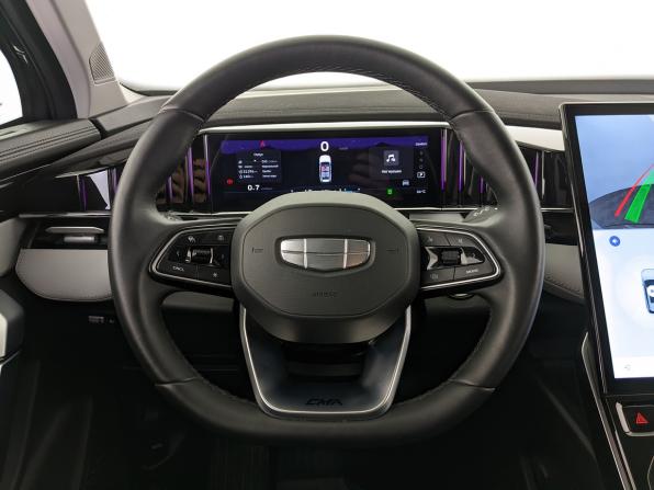 Geely Atlas II с пробегом 2024 года, цена 2 850 000 рублей, 31300 км, внедорожник, Автокод Объявления