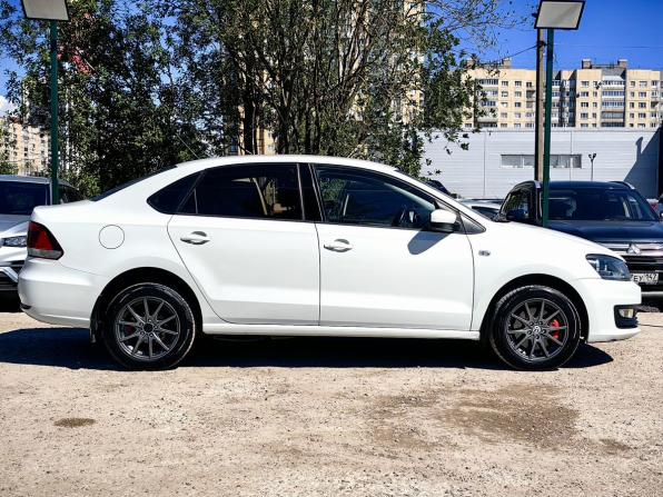 Volkswagen Polo V Рестайлинг с пробегом 2016 года, цена 1 029 000 рублей, 96000 км, седан, Автокод Объявления