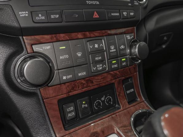 Toyota Highlander II (XU40) Рестайлинг с пробегом 2013 года, цена 1 220 000 рублей, 304662 км, внедорожник, Автокод Объявления