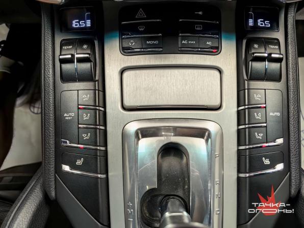 Porsche Cayenne II (958) с пробегом 2010 года, цена 1 930 000 рублей, 135000 км, внедорожник, Автокод Объявления