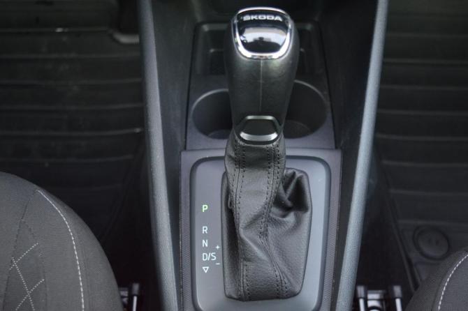 Skoda Rapid II с пробегом 2022 года, цена 1 650 000 рублей, 53007 км, лифтбек, Автокод Объявления
