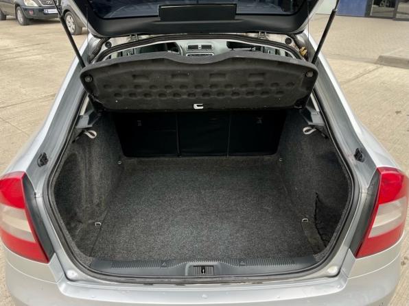 Skoda Octavia II (A5) Рестайлинг с пробегом 2013 года, цена 875 000 рублей, 176000 км, лифтбек, Автокод Объявления