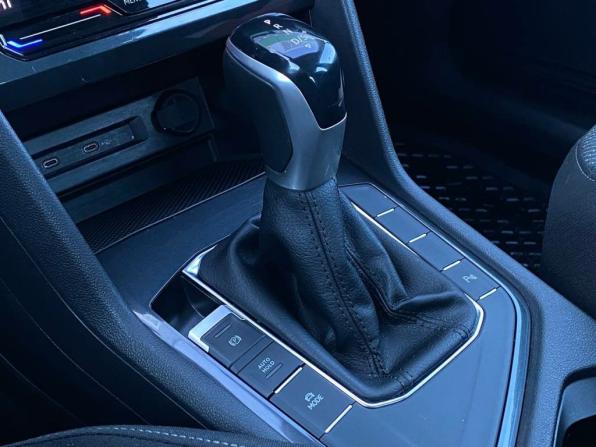 Volkswagen Tiguan II Рестайлинг с пробегом 2021 года, цена 2 460 600 рублей, 58191 км, внедорожник, Автокод Объявления
