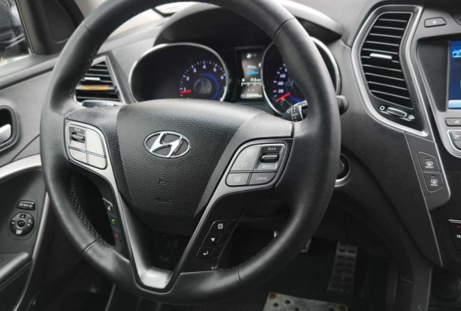 Hyundai Santa Fe III с пробегом 2013 года, цена 1 990 000 рублей, 220860 км, внедорожник, Автокод Объявления