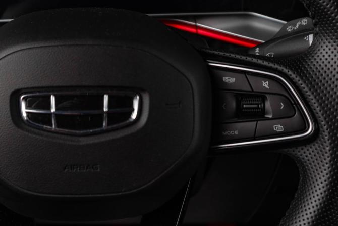 Geely Coolray I Рестайлинг с пробегом 2023 года, цена 2 119 000 рублей, 36992 км, внедорожник, Автокод Объявления