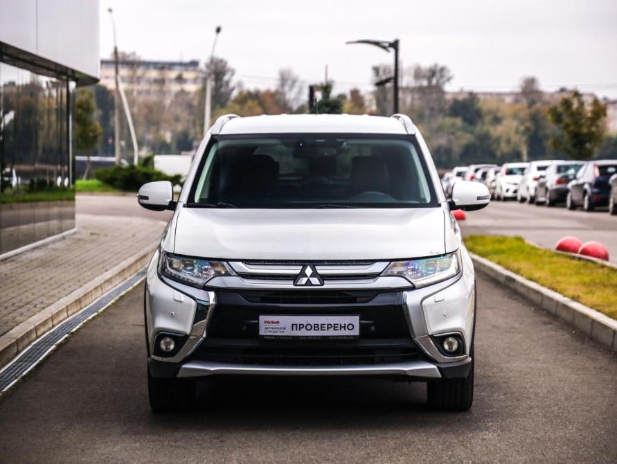 Mitsubishi Outlander III Рестайлинг 2 Санкт-Петербург  - изображение 4