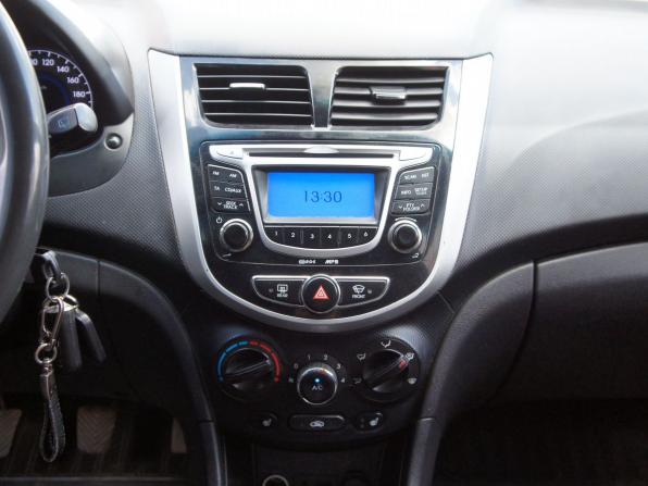 Hyundai Solaris I с пробегом 2012 года, цена 679 000 рублей, 235000 км, хэтчбек, Автокод Объявления