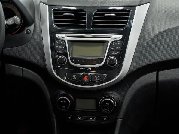 Hyundai Solaris I с пробегом 2012 года, цена 706 000 рублей, 166602 км, седан, Автокод Объявления