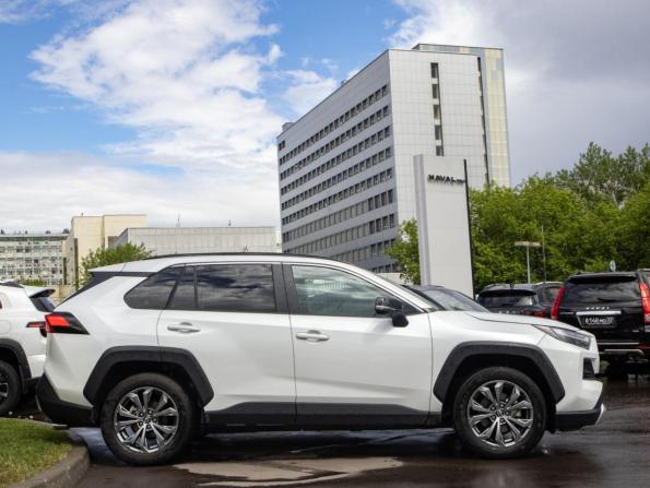Toyota RAV4 V (XA50) с пробегом 2024 года, цена 3 698 000 рублей, 28720 км, внедорожник, Автокод Объявления