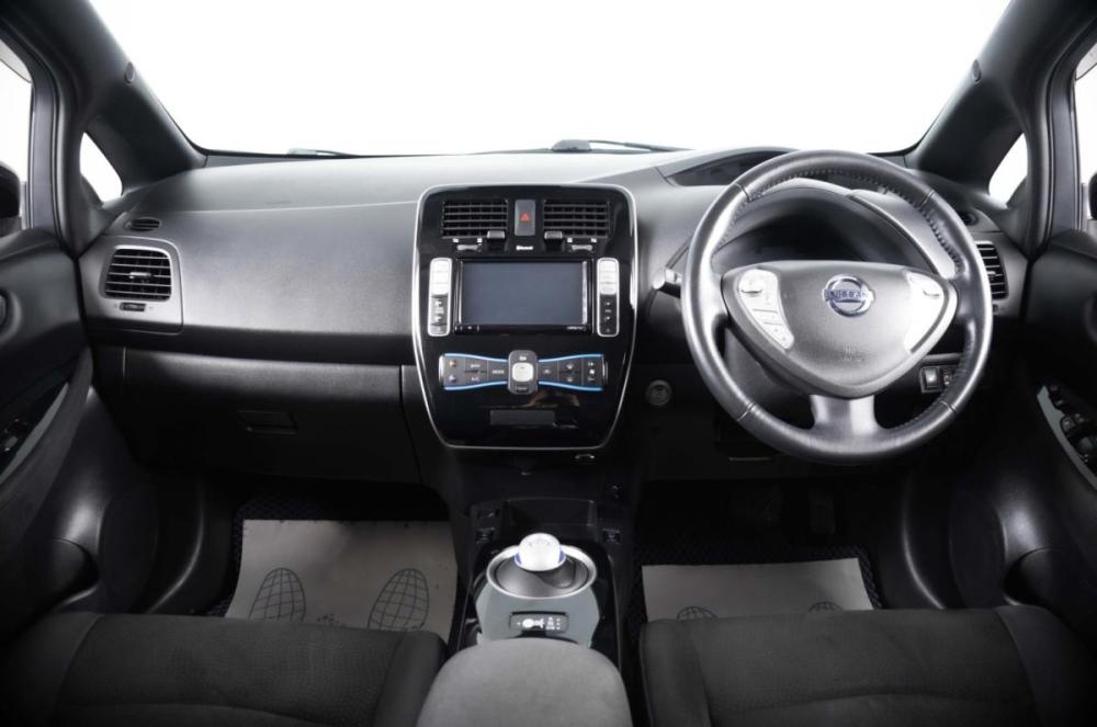 Nissan Leaf I (ZE0/AZE0) Пермь  - изображение 13