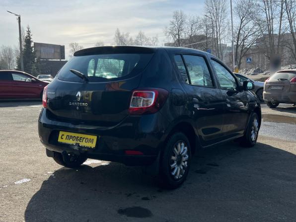 Renault Sandero II с пробегом 2015 года, цена 620 000 рублей, 136000 км, хэтчбек, Автокод Объявления