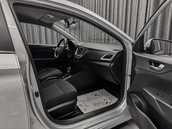 Hyundai Solaris II с пробегом 2019 года, цена 960 000 рублей, 154700 км, седан, Автокод Объявления
