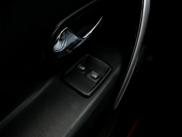 Renault Sandero II с пробегом 2015 года, цена 1 069 000 рублей, 118117 км, хэтчбек, Автокод Объявления