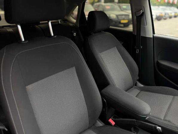Volkswagen Polo V Рестайлинг с пробегом 2016 года, цена 1 049 000 рублей, 126910 км, седан, Автокод Объявления