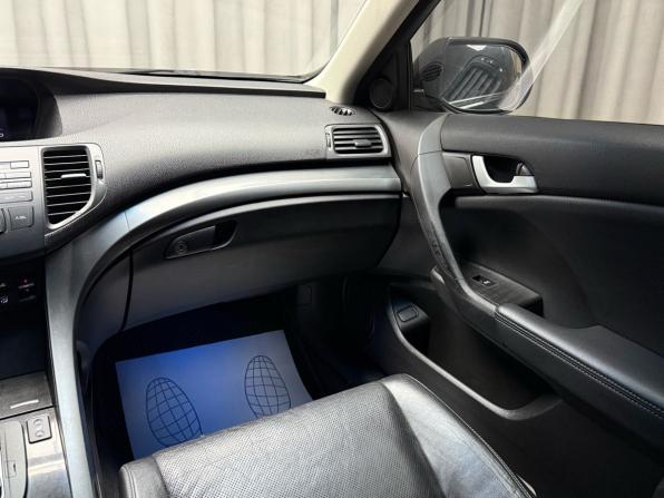 Honda Accord VIII Рестайлинг с пробегом 2012 года, цена 1 599 000 рублей, 179200 км, седан, Автокод Объявления