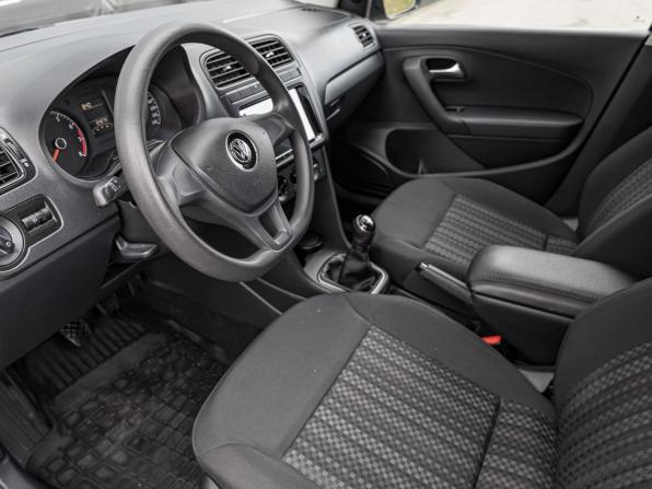 Volkswagen Polo V Рестайлинг с пробегом 2019 года, цена 1 300 400 рублей, 53500 км, седан, Автокод Объявления
