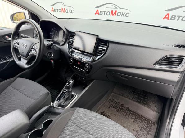 Hyundai Solaris II Рестайлинг с пробегом 2022 года, цена 1 680 000 рублей, 38450 км, седан, Автокод Объявления