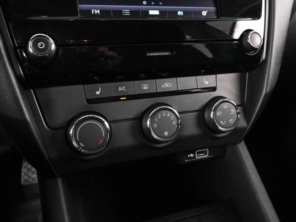 Skoda Octavia III (A7) Рестайлинг с пробегом 2019 года, цена 1 399 000 рублей, 165526 км, лифтбек, Автокод Объявления