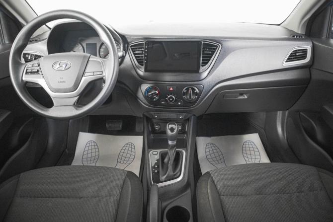 Hyundai Solaris II с пробегом 2019 года, цена 1 549 000 рублей, 52000 км, седан, Автокод Объявления