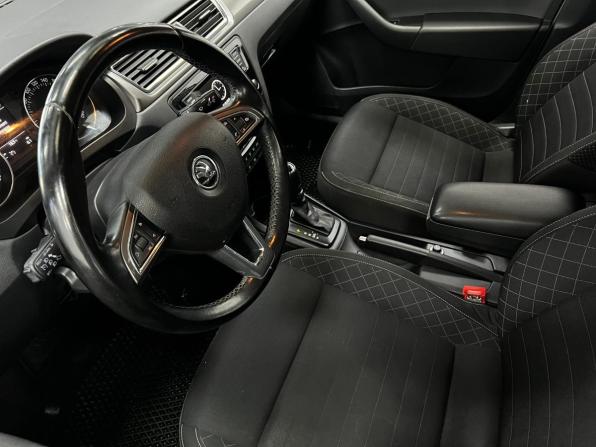 Skoda Rapid I с пробегом 2016 года, цена 1 040 000 рублей, 188000 км, лифтбек, Автокод Объявления
