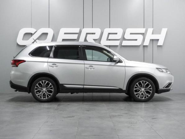 Mitsubishi Outlander III Рестайлинг 2 с пробегом 2016 года, цена 1 599 000 рублей, 222234 км, внедорожник, Автокод Объявления