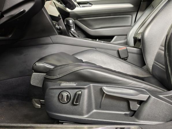Volkswagen Passat B8 с пробегом 2017 года, цена 2 243 000 рублей, 262355 км, универсал, Автокод Объявления