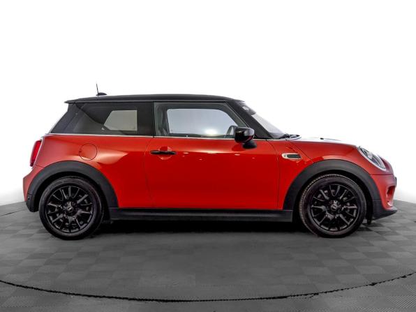 Mini Hatch III (F55/F56) Рестайлинг с пробегом 2020 года, цена 2 330 000 рублей, 73599 км, хэтчбек, Автокод Объявления