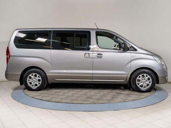 Hyundai H-1 II с пробегом 2014 года, цена 2 299 500 рублей, 108000 км, минивэн, Автокод Объявления