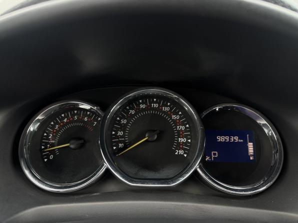 Renault Sandero II с пробегом 2015 года, цена 960 000 рублей, 98800 км, хэтчбек, Автокод Объявления