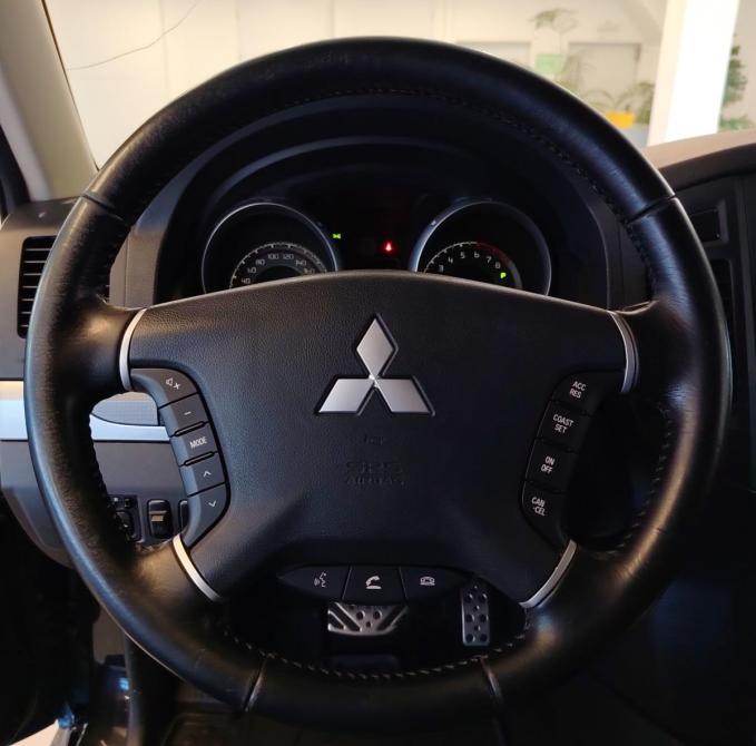 Mitsubishi Pajero IV Рестайлинг 1 Санкт-Петербург  - изображение 20