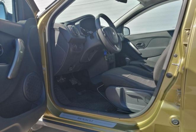 Renault Sandero II с пробегом 2015 года, цена 800 000 рублей, 132997 км, хэтчбек, Автокод Объявления