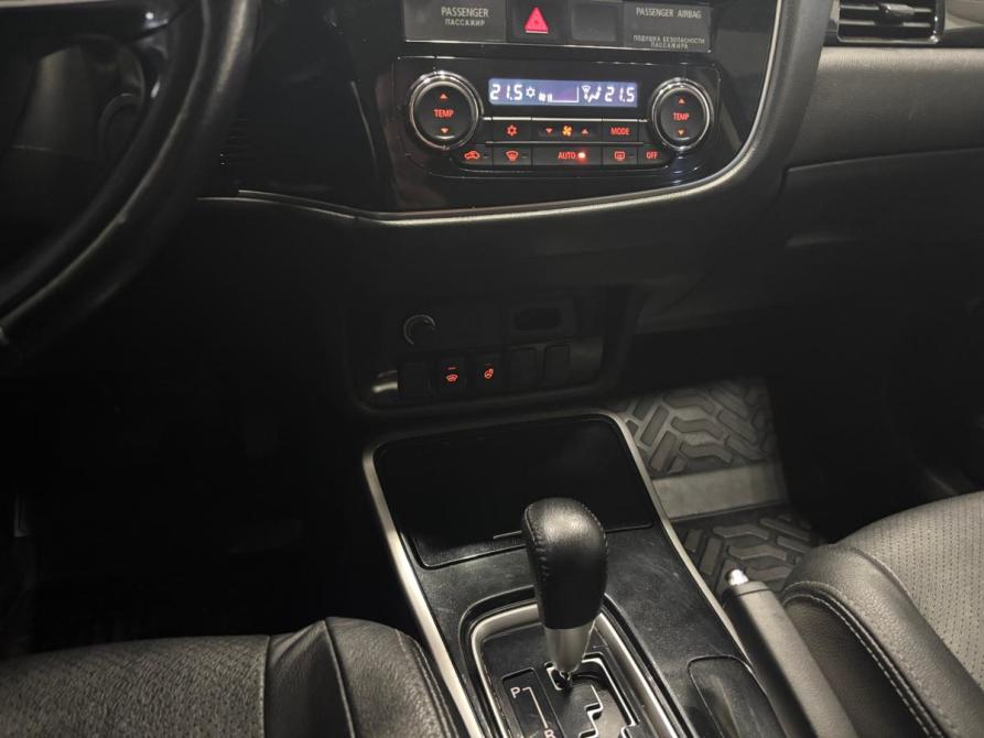 Mitsubishi Outlander III Рестайлинг 2 Санкт-Петербург  - изображение 18