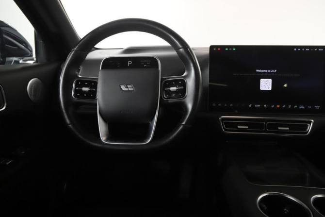 Li Auto (Lixiang) L9 I Рестайлинг с пробегом 2024 года, цена 7 099 000 рублей, 59110 км, внедорожник, Автокод Объявления